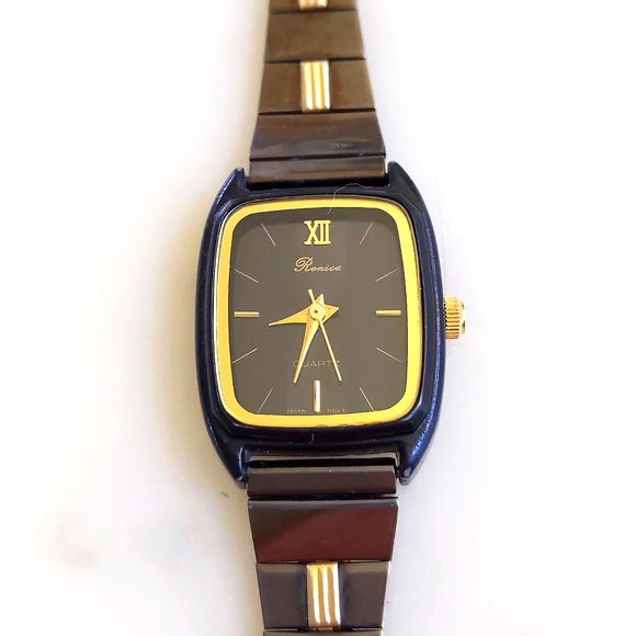 Vintage Ronica Gold/Black Stainless Steel Back Japan Movt Quartz Watch C55-2035. - Picture 2 of 3